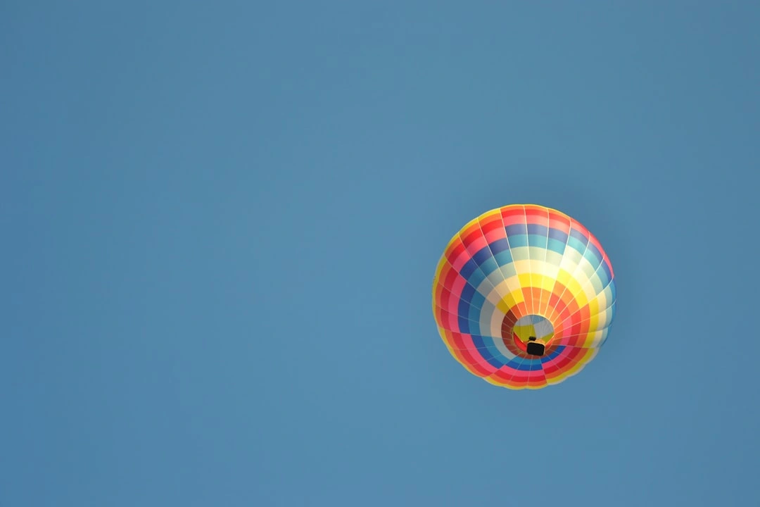 how to equip a parachute in gta 5